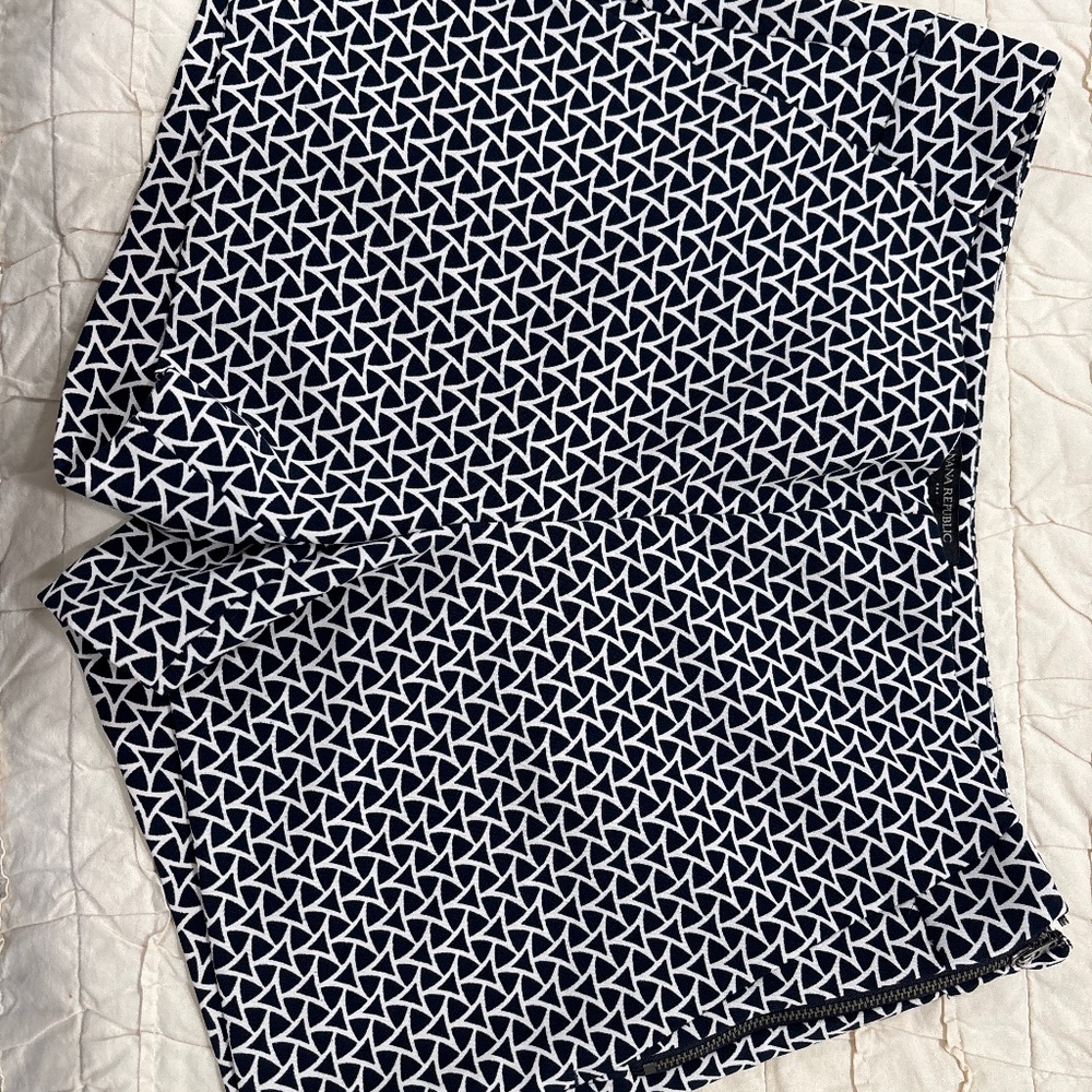 Blue pattern dress shorts